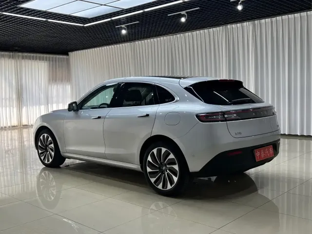 AITO Wenjie AITO M5 2022 Extended Range AWD Performance Edition — Фото автомобиля 4