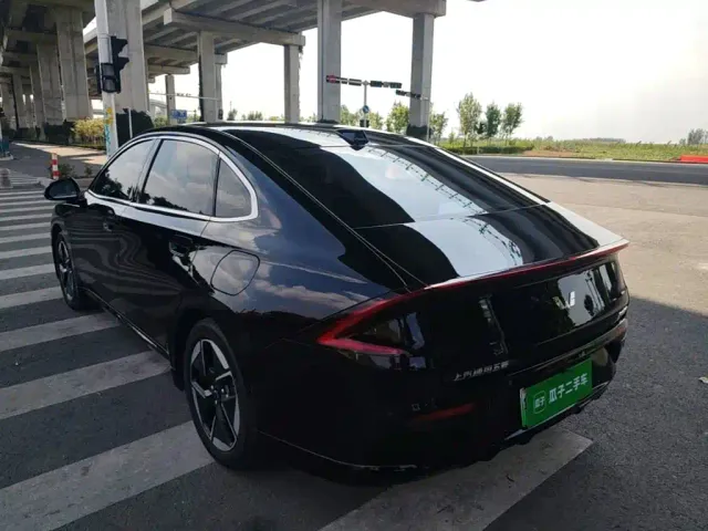 Wuling Starlight — Фото автомобиля 4