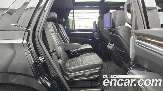 Cadillac Escalade 5th Gen — Фото автомобиля 17