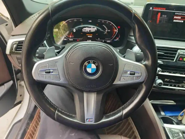 BMW 5 Series — Фото автомобиля 15
