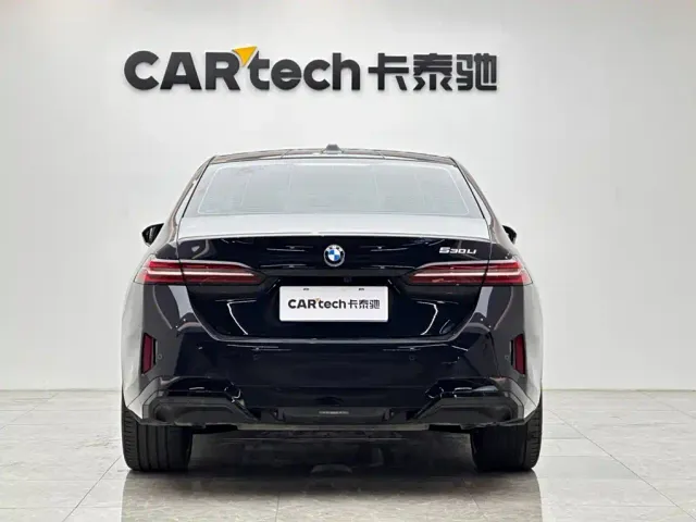 BMW 5 Series — Фото автомобиля 4