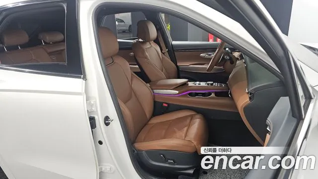 Genesis GV70 — Фото автомобиля 16