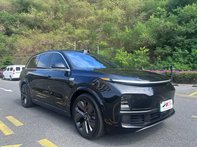Li Auto L9 — Фото автомобиля 3