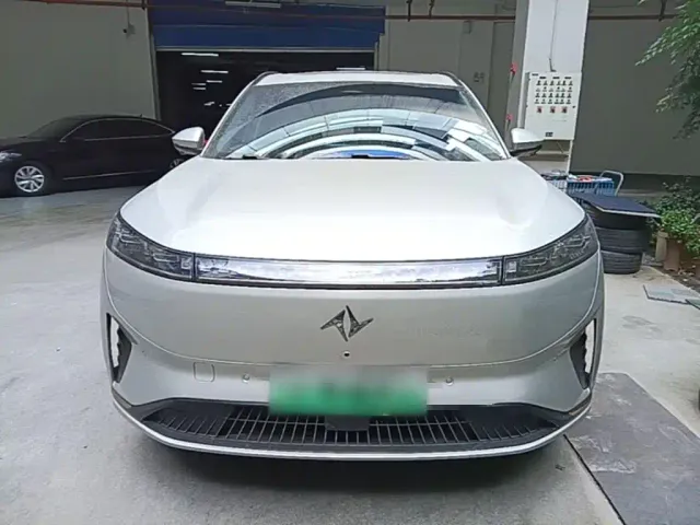 Dongfeng eπ 008 — Фото автомобиля 2