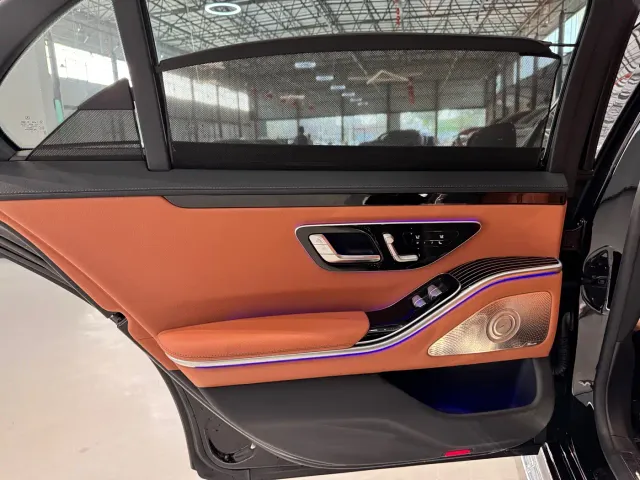 Mercedes-Benz S-Class — Фото автомобиля 21