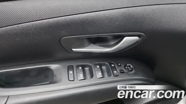 Hyundai Tucson Tucson (NX4) Дизель 2.0 2WD — Фото автомобиля 27