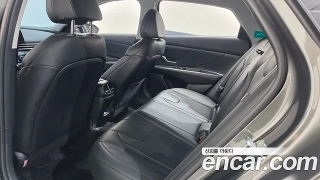 Hyundai Avante CN7 — Фото автомобиля 17