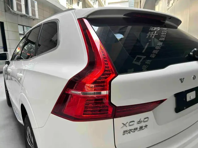 Volvo XC60 — Фото автомобиля 5