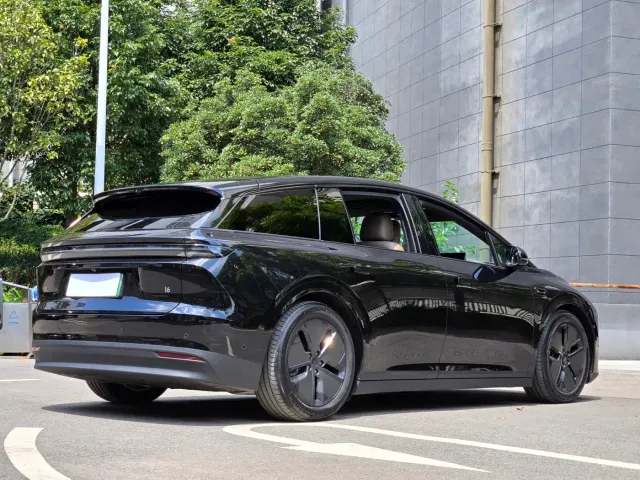 Li Auto i6 — Фото автомобиля 8