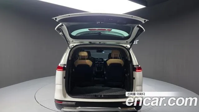 Kia Carnival Generation 4 — Фото автомобиля 20