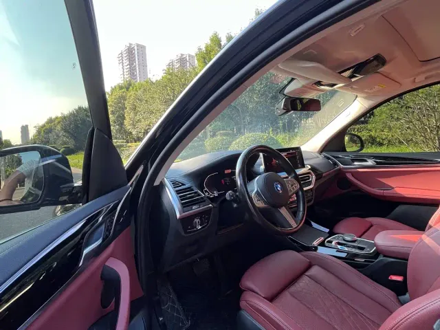 BMW iX3 — Фото автомобиля 4