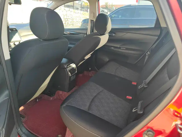 Nissan Tiida — Фото автомобиля 10