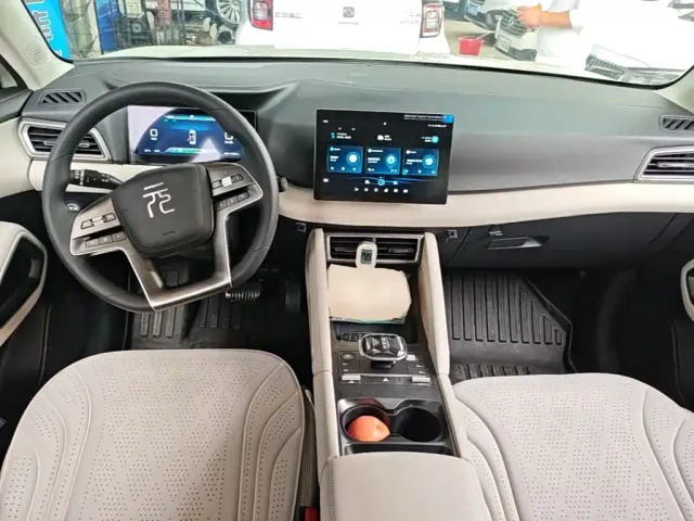 BYD Yuan UP — Фото автомобиля 9