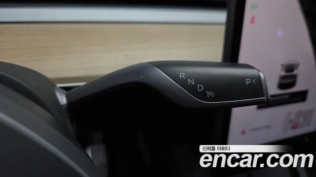 Tesla Model Y — Фото автомобиля 12