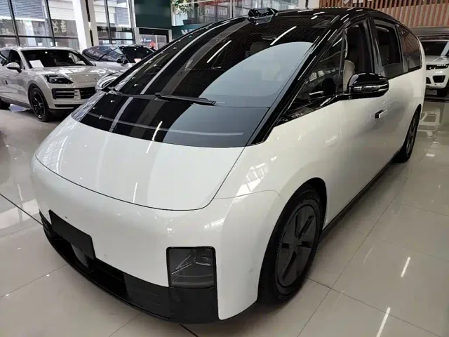Фотография автомобиля — Li Auto MEGA