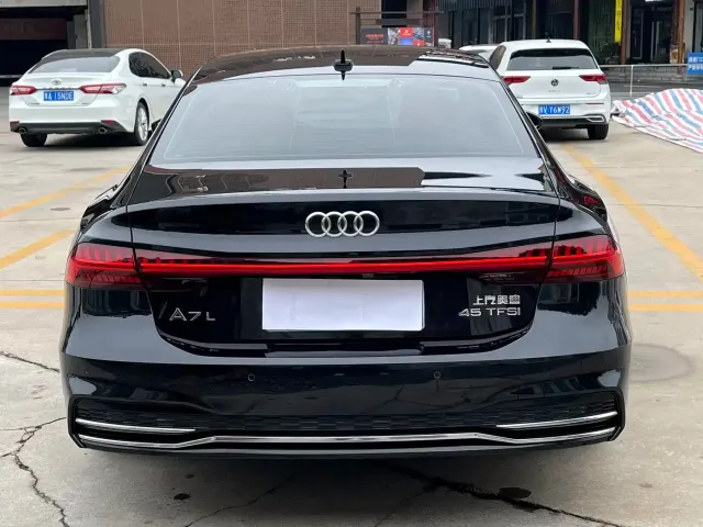 Audi Audi A7L 2024 45TFSI S-line Dream Edition Crystal Package — Фото автомобиля 6