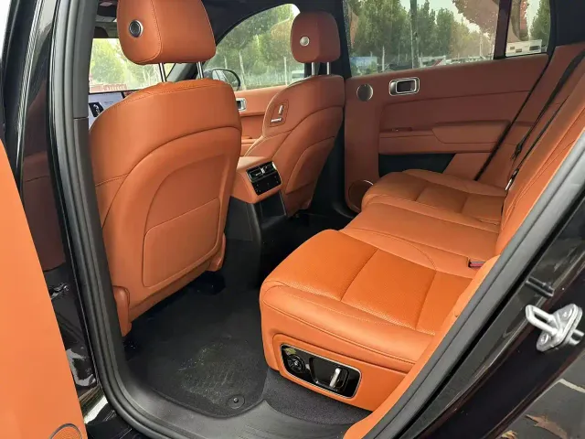 Li Auto L7 — Фото автомобиля 6
