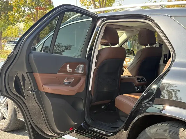 Mercedes-Benz GLE-Class — Фото автомобиля 10