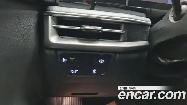 Hyundai Grandeur Grandeur (GN7) 2.5 Бензин 2WD — Фото автомобиля 14