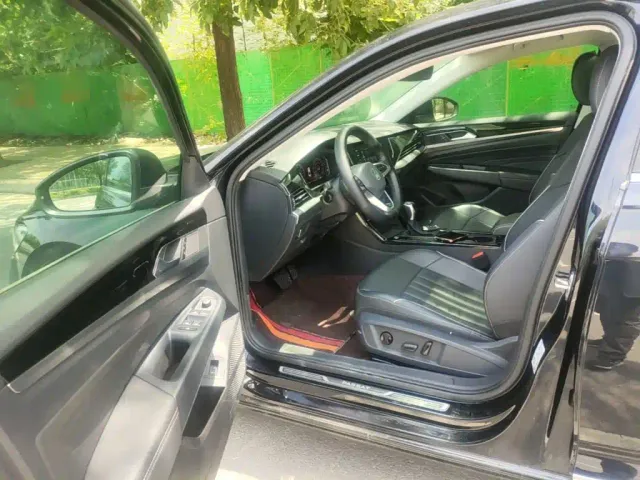 Volkswagen Passat — Фото автомобиля 15