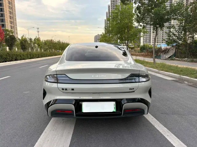 Xiaomi SU7 — Фото автомобиля 8