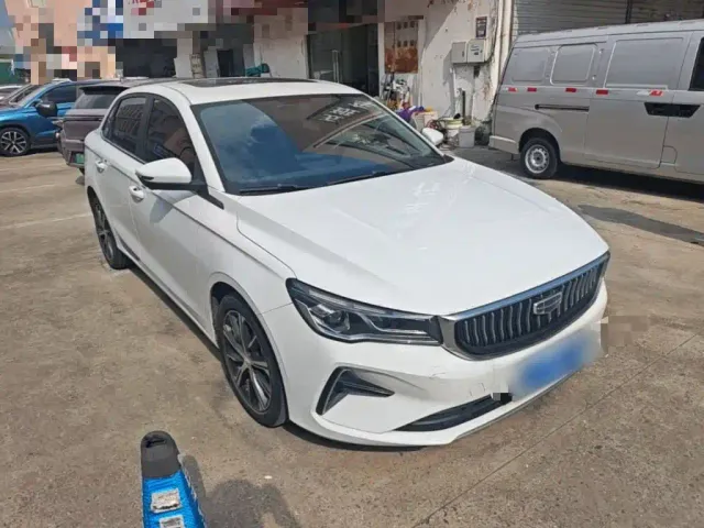 Geely Emgrand — Фото автомобиля 3