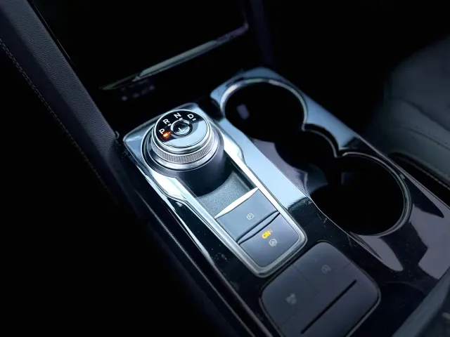 Ford Escape — Фото автомобиля 19