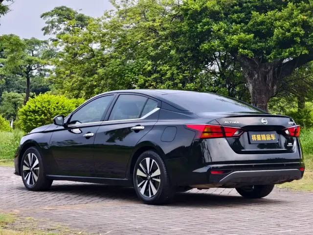 Nissan Teana — Фото автомобиля 11