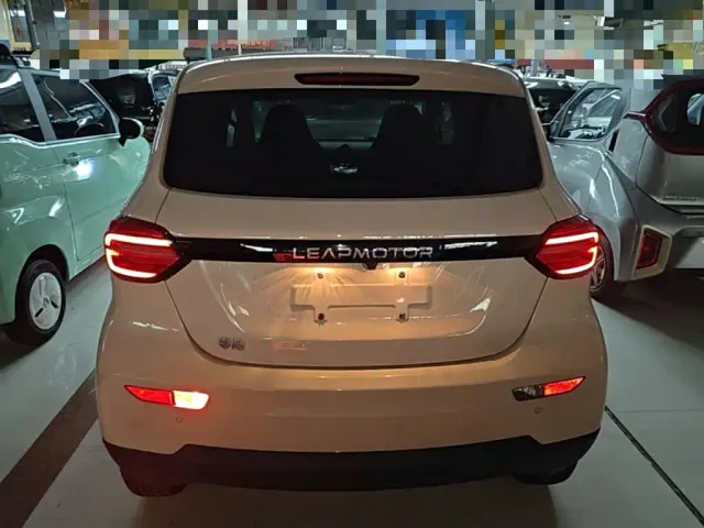 Leapmotor T03 — Фото автомобиля 5
