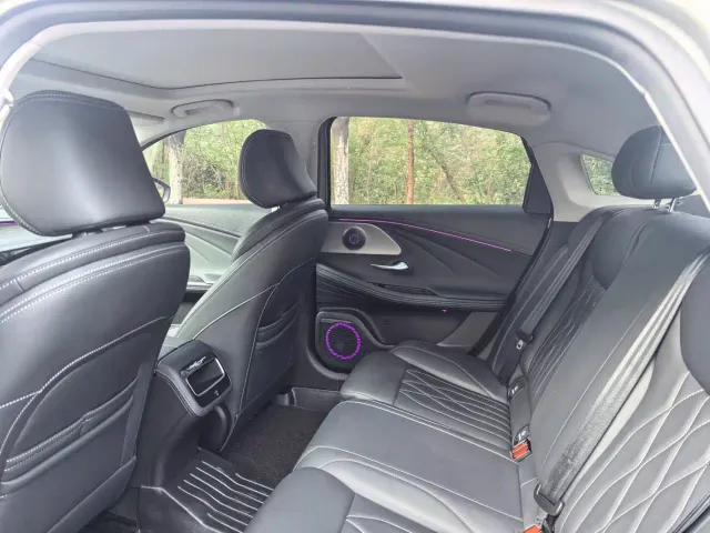 Chery Arrizo 8 — Фото автомобиля 9