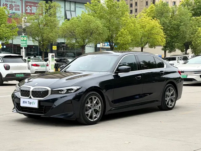 Фотография автомобиля — BMW i3