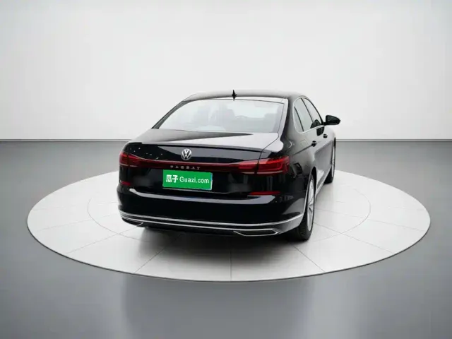Volkswagen Passat — Фото автомобиля 5
