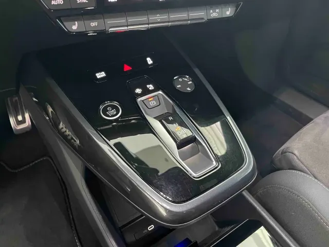 Audi Q4 e-tron — Фото автомобиля 17