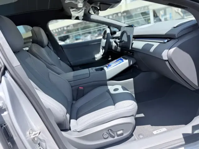 Xpeng P7+ — Фото автомобиля 12