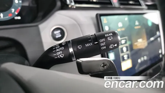 Land Rover Range Rover Velar Range Rover Velar 2.0 P250 Dynamic SE — Фото автомобиля 28