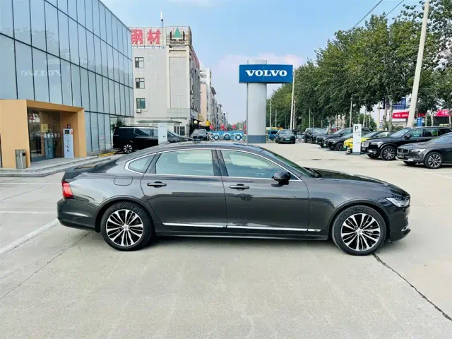 Volvo S90 — Фото автомобиля 7