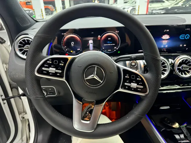 Mercedes-Benz EQB — Фото автомобиля 11