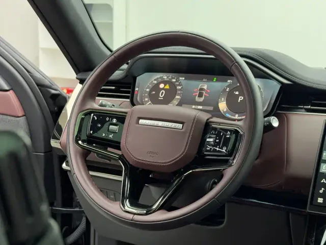 Land Rover Range Rover Sport — Фото автомобиля 14