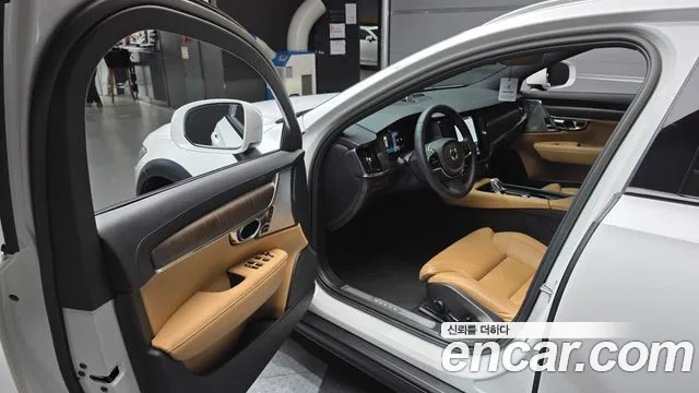 Вольво V90 — Фото автомобиля 10