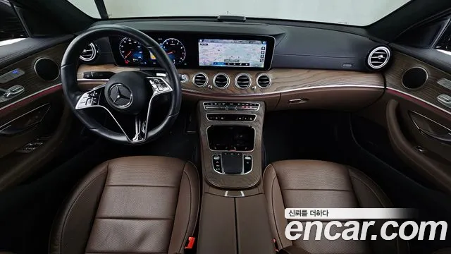 Mercedes-Benz E-Class — Фото автомобиля 6