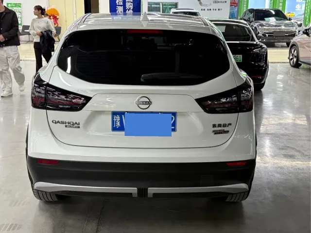 Nissan Qashqai — Фото автомобиля 10