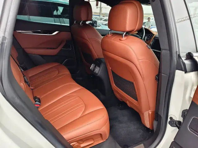 Maserati Levante — Фото автомобиля 18
