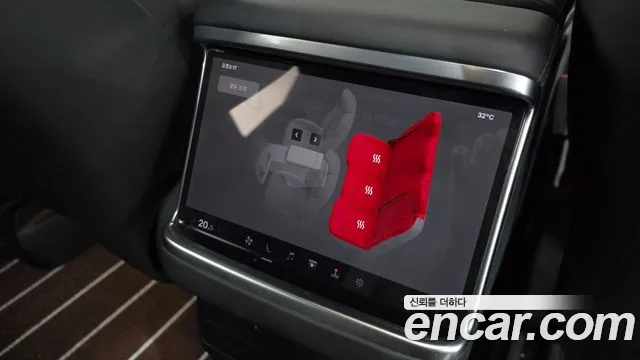 Tesla Model X — Фото автомобиля 19
