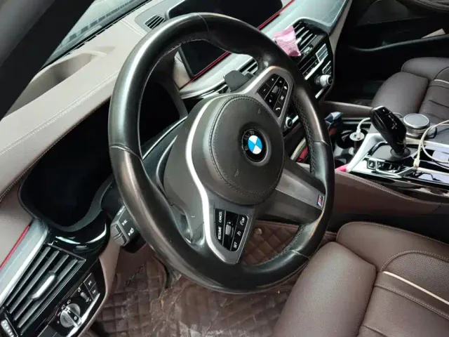BMW 5 Series — Фото автомобиля 15
