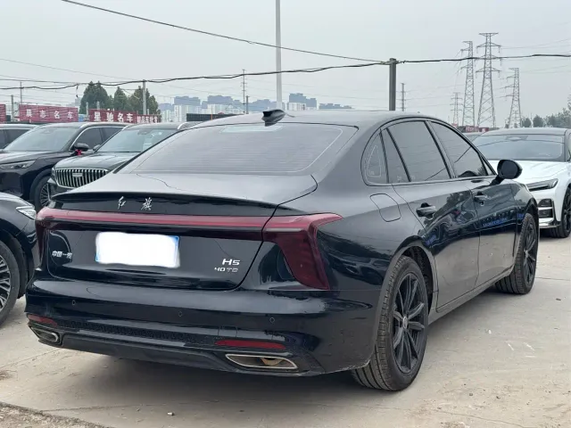 Hongqi H5 — Фото автомобиля 9