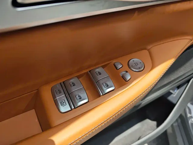 BMW 7 Series — Фото автомобиля 24