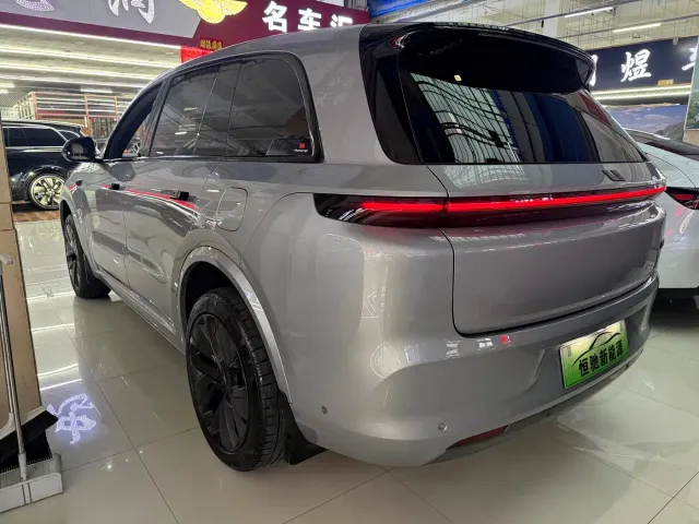 Li Auto L8 — Фото автомобиля 8