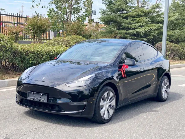 Фотография автомобиля — Tesla Model Y