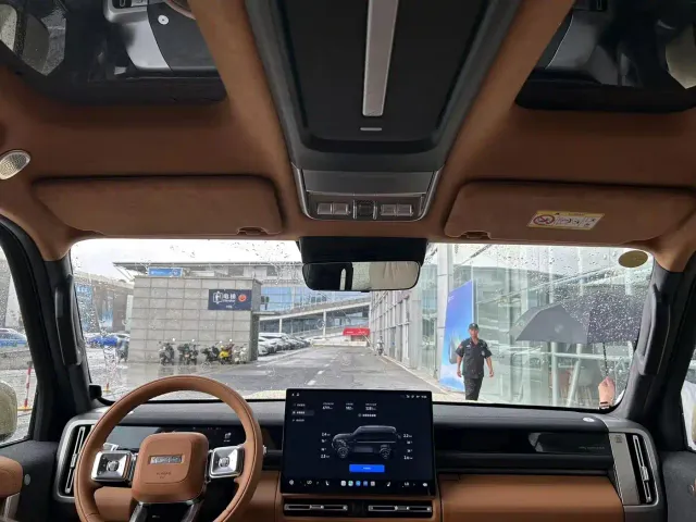 iCAR V27 — Фото автомобиля 16