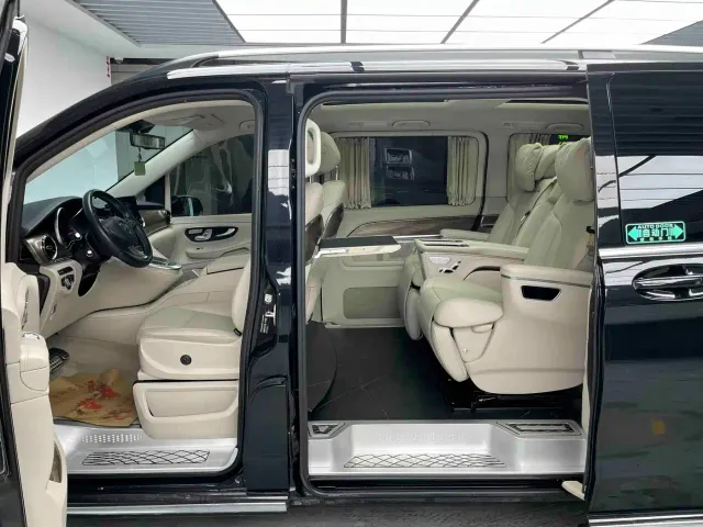 Mercedes-Benz V-Class — Фото автомобиля 18